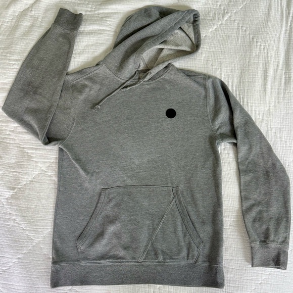 Volcom Gray Pullover Hoodie Men’s Medium – Logo Patch, Kangaroo Pocket - Picture 3 of 13
